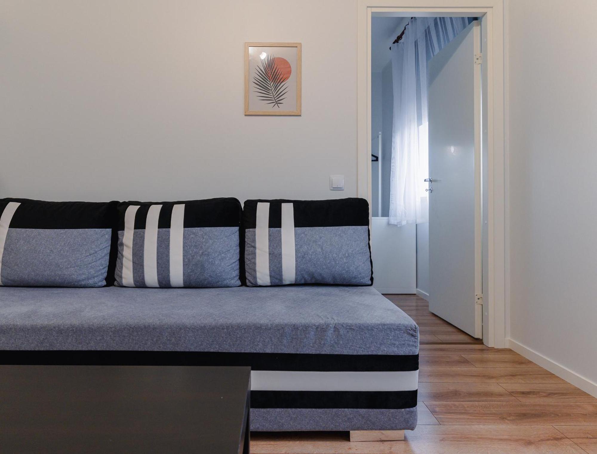 Posti Guesthouse Раквере Экстерьер фото